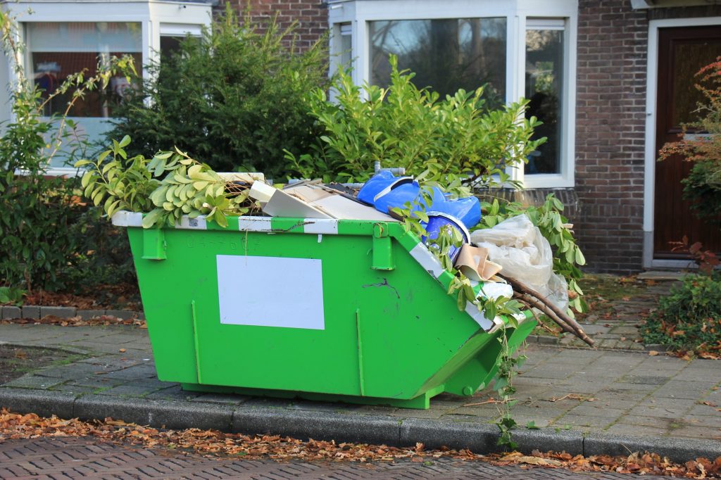 Choosing the Right Garden Waste Removal Service